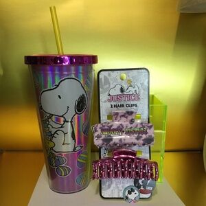 New Snoopy Plastic 20 OZ BPA Free and Snoopy Hair Clips